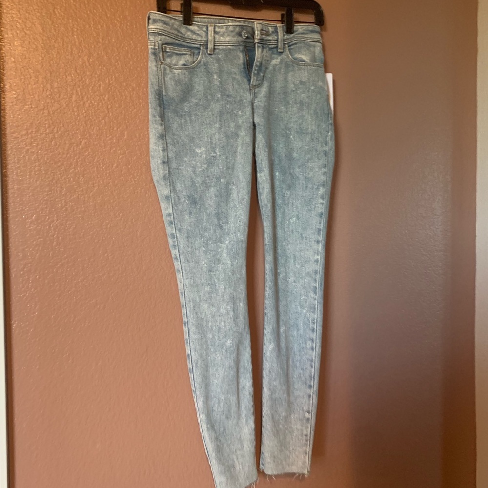 NEW Beautiful guess jeans